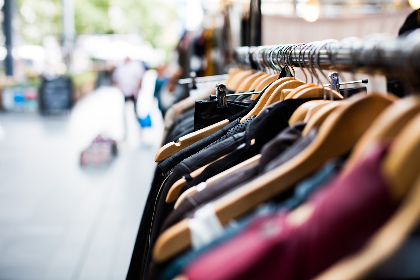 What are the best Shopify apps for clothing stores